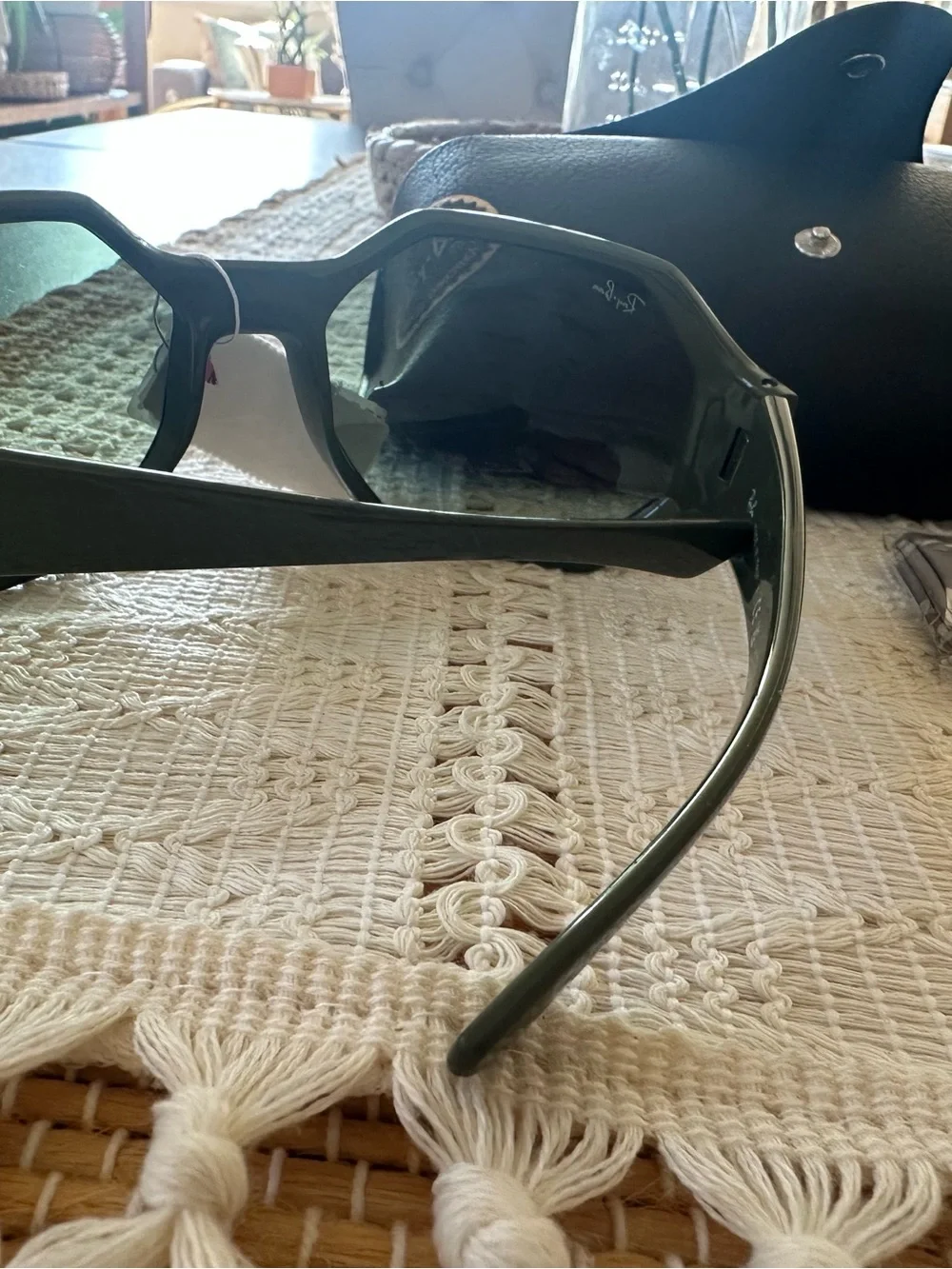 Ray-Ban Men's Olive Green Sunglasses with Black Case and Cloth